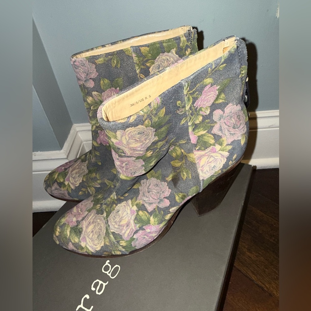rag & bone Newbury Navy floral 8.5 EUC - Picture 2 of 8